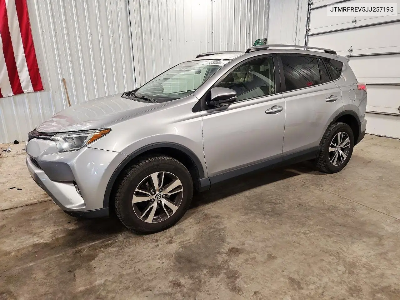 TOYOTA RAV 4 2018, VIN JTMRFREV5JJ257195