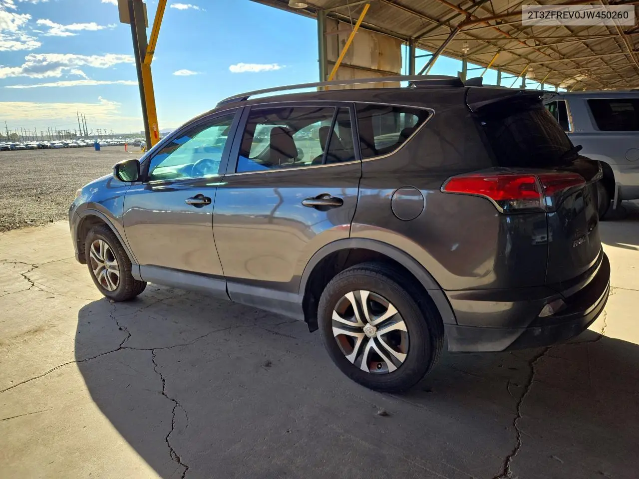 2018 TOYOTA RAV 4 VIN 2T3ZFREV0JW450260 — фото 2