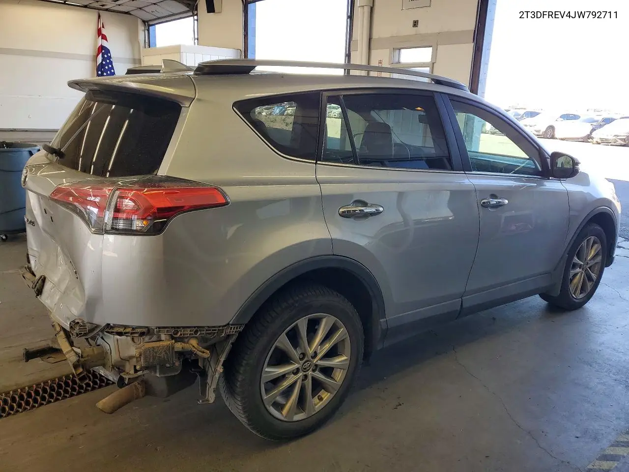 2018 TOYOTA RAV 4 VIN 2T3DFREV4JW792711 — фото 3