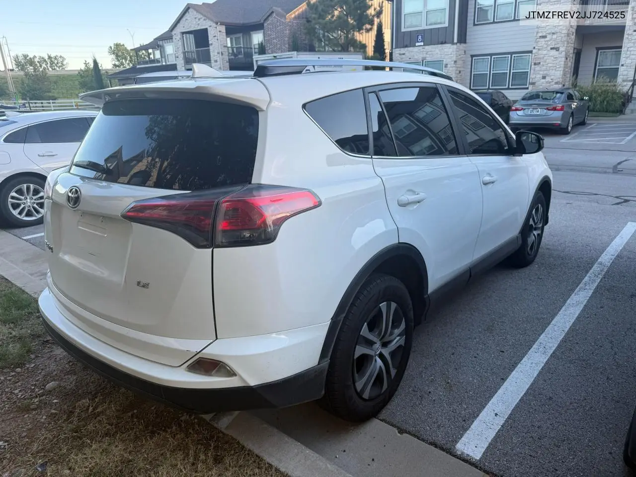 2018 TOYOTA RAV 4 VIN JTMZFREV2JJ724525 — фото 4