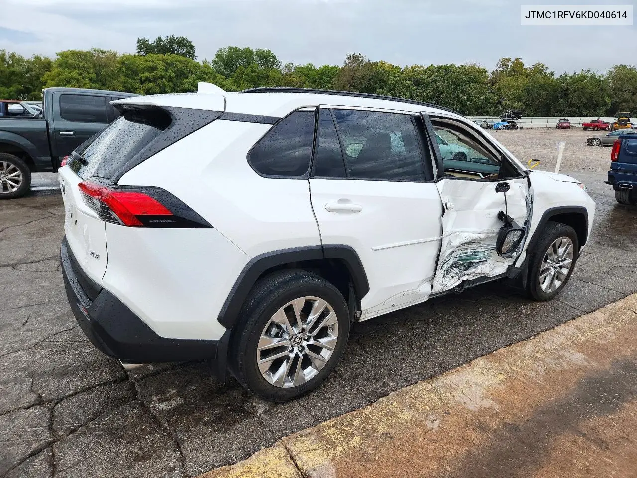 2019 TOYOTA RAV 4 VIN JTMC1RFV6KD040614 — фото 3