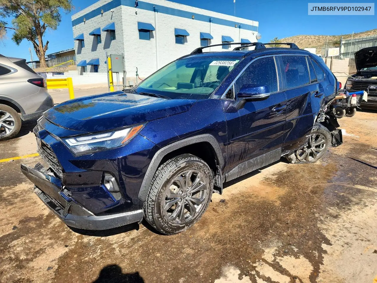 TOYOTA RAV 4 2023, VIN JTMB6RFV9PD102947