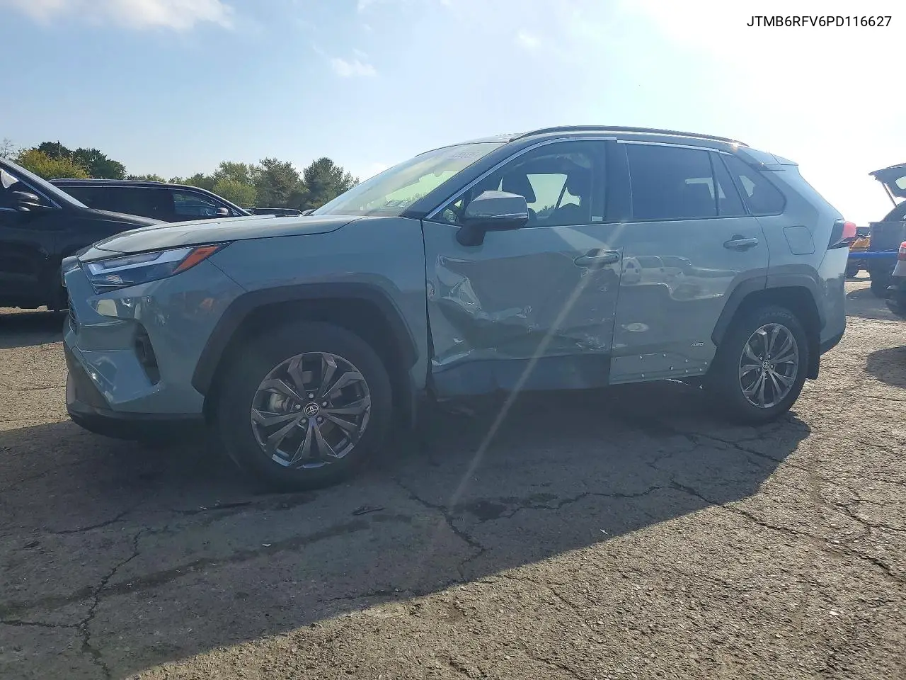 TOYOTA RAV 4 2023, VIN JTMB6RFV6PD116627