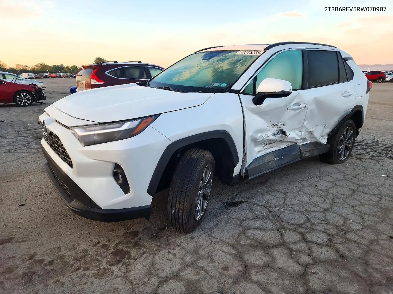TOYOTA RAV 4 2024, VIN 2T3B6RFV5RW070987