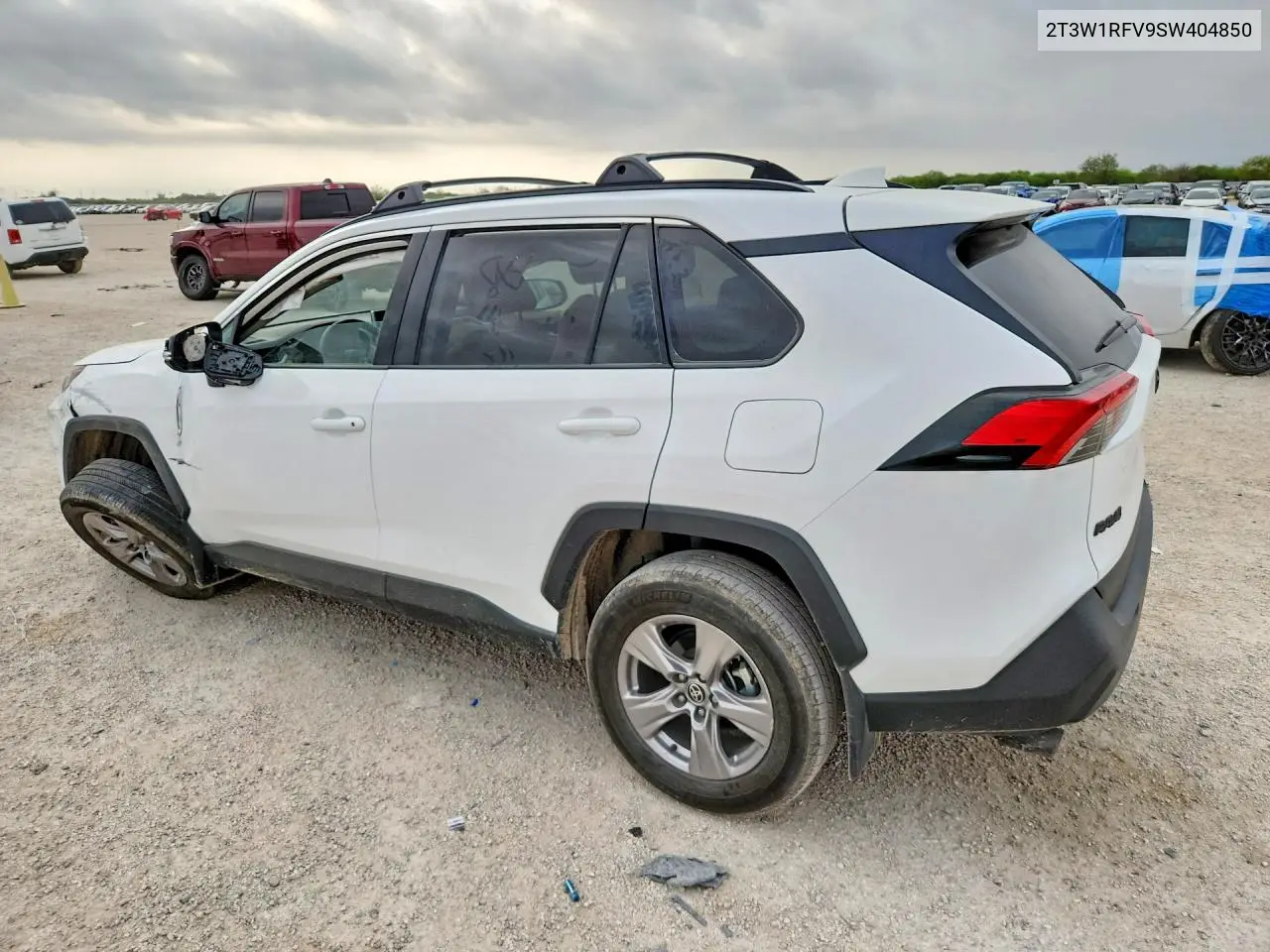 2025 TOYOTA RAV 4 VIN 2T3W1RFV9SW404850 — фото 2