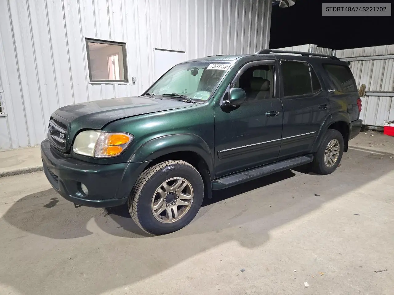 TOYOTA SEQUOIA 2004, VIN 5TDBT48A74S221702