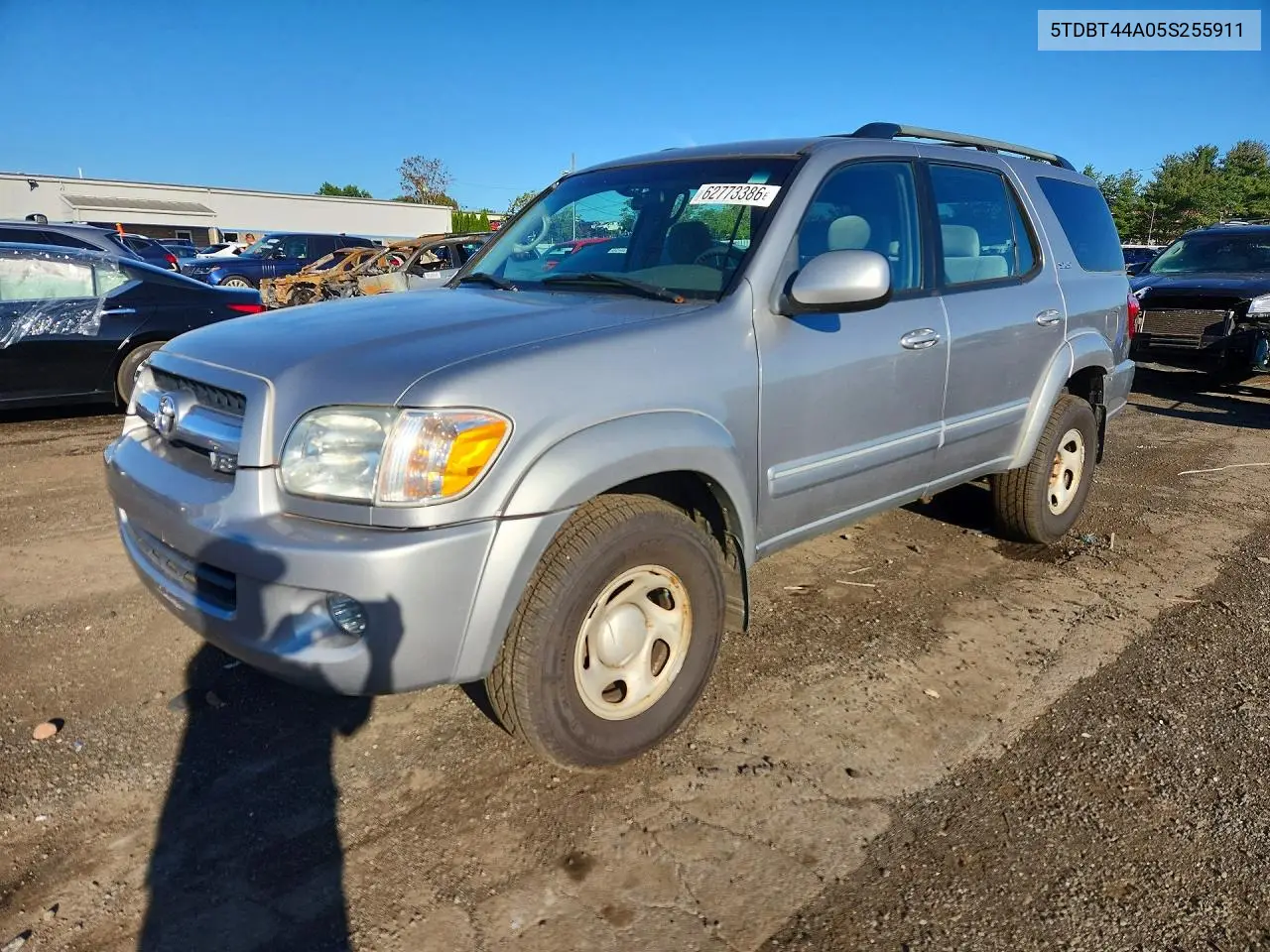 TOYOTA SEQUOIA 2005, VIN 5TDBT44A05S255911