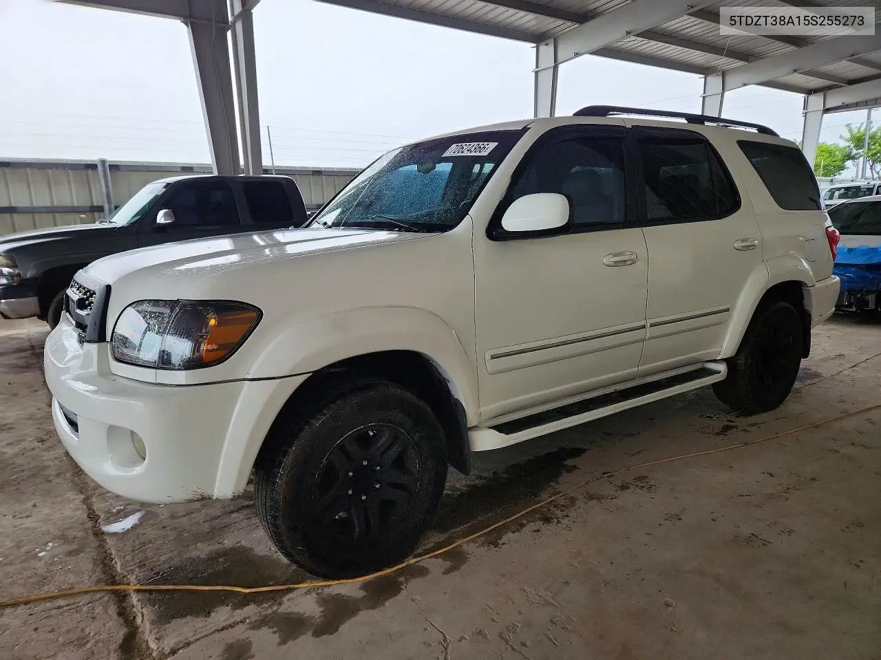 TOYOTA SEQUOIA 2005, VIN 5TDZT38A15S255273