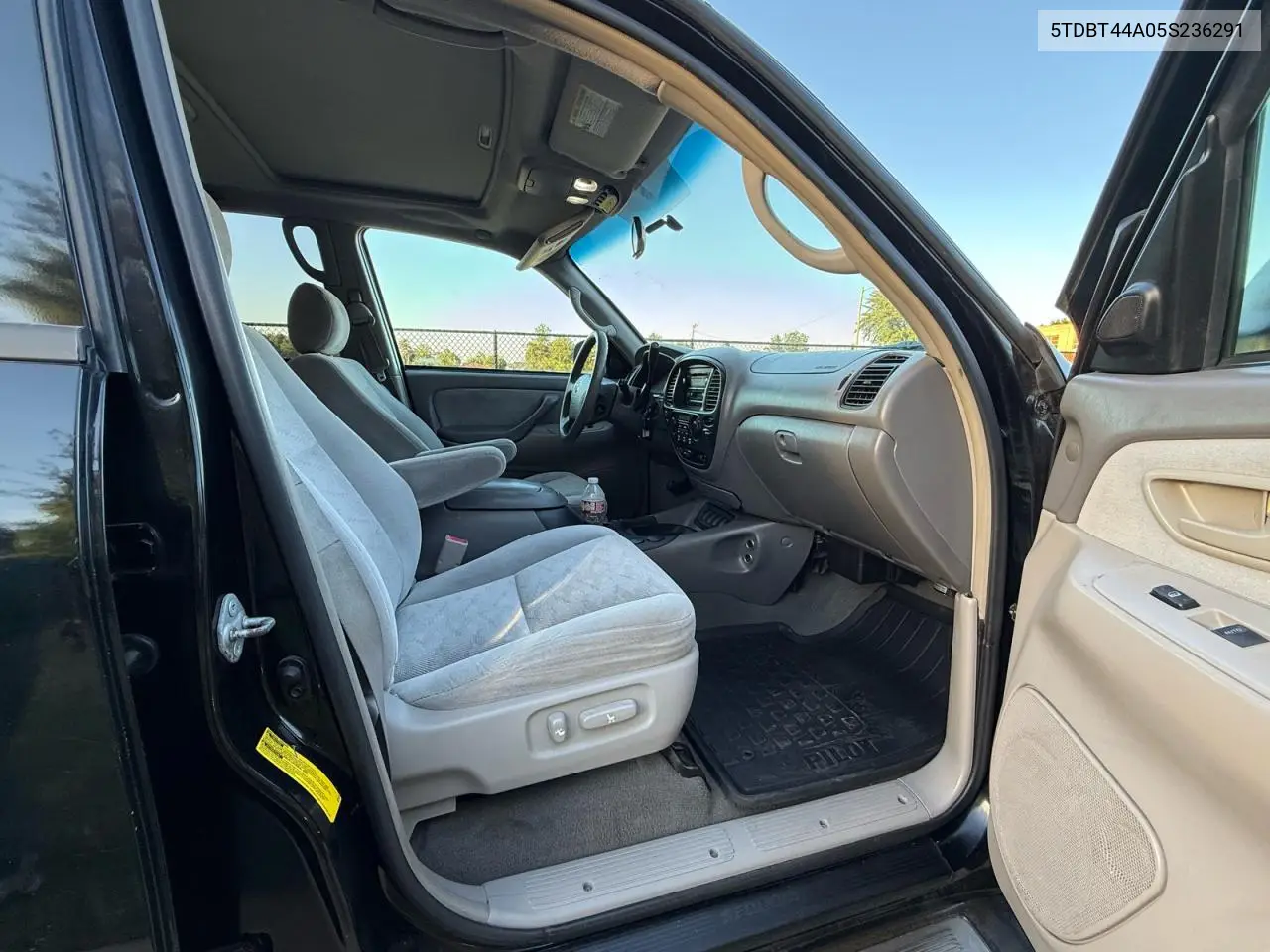 2005 TOYOTA SEQUOIA VIN 5TDBT44A05S236291 — фото 5