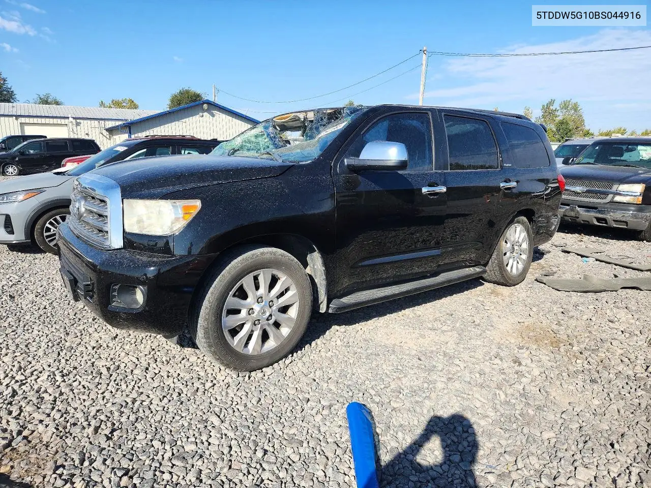 TOYOTA SEQUOIA 2011, VIN 5TDDW5G10BS044916