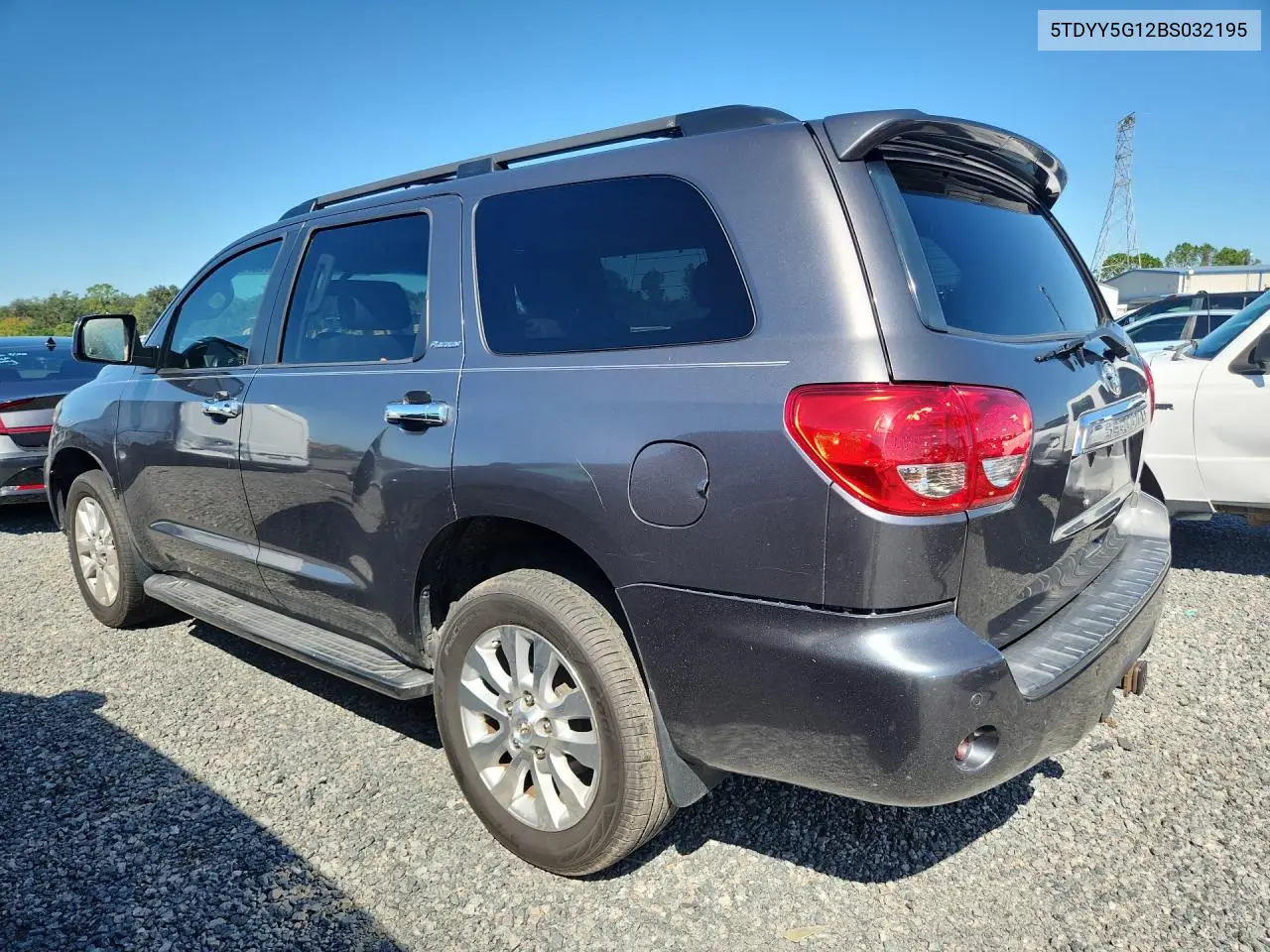 2011 TOYOTA SEQUOIA VIN 5TDYY5G12BS032195 — фото 2
