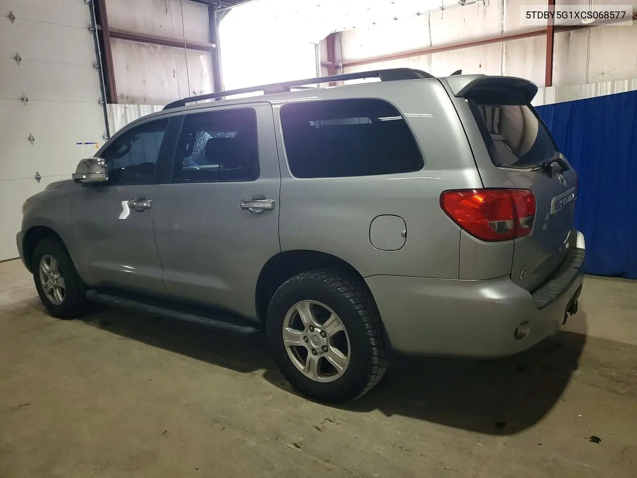 2012 TOYOTA SEQUOIA VIN 5TDBY5G1XCS068577 — фото 2