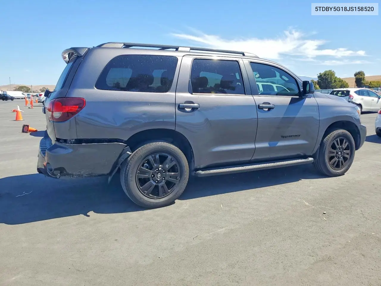 2018 TOYOTA SEQUOIA VIN 5TDBY5G18JS158520 — фото 3