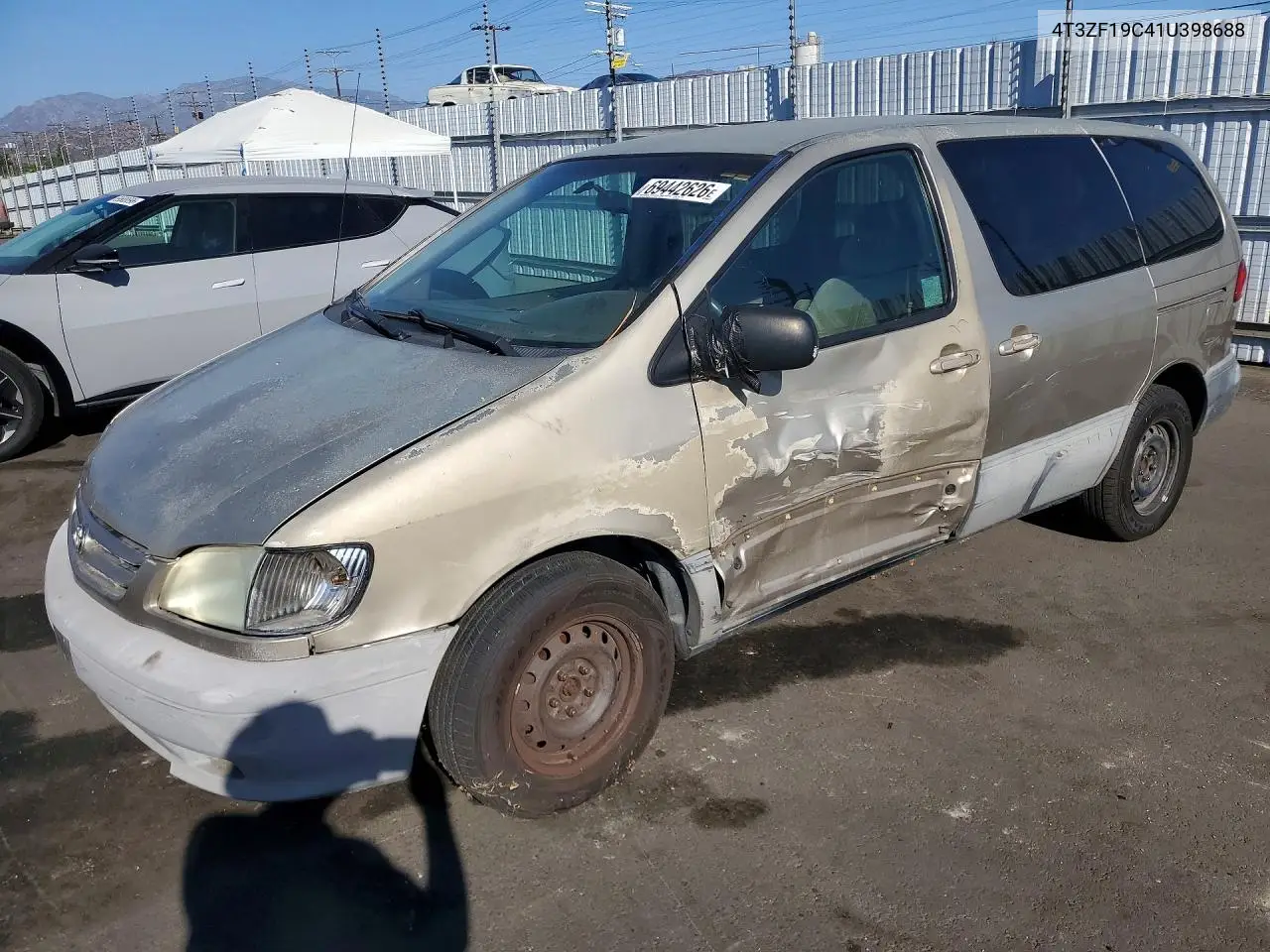 TOYOTA SIENNA 2001, VIN 4T3ZF19C41U398688