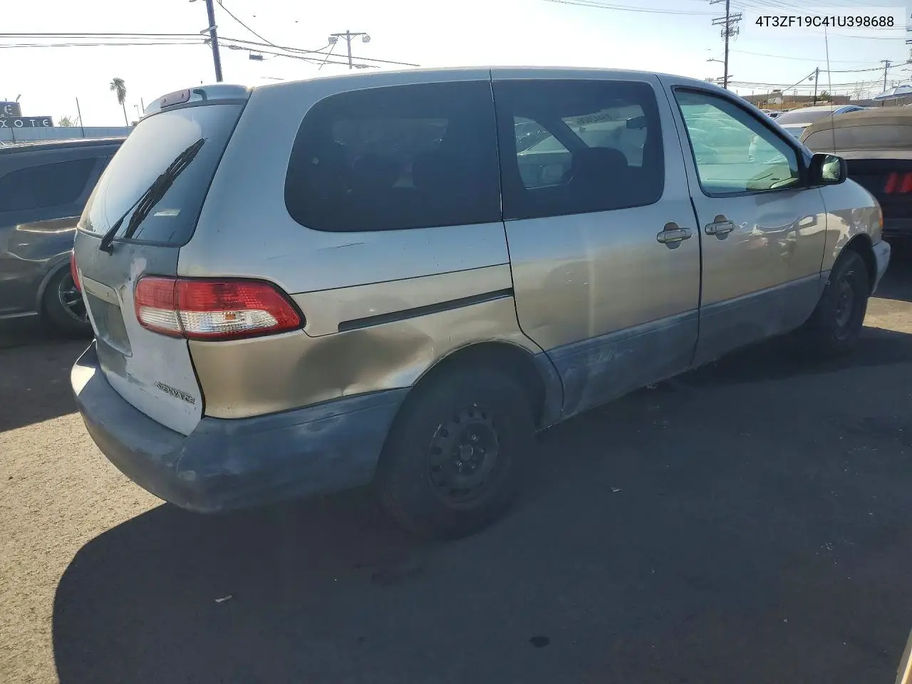 2001 TOYOTA SIENNA VIN 4T3ZF19C41U398688 — фото 3