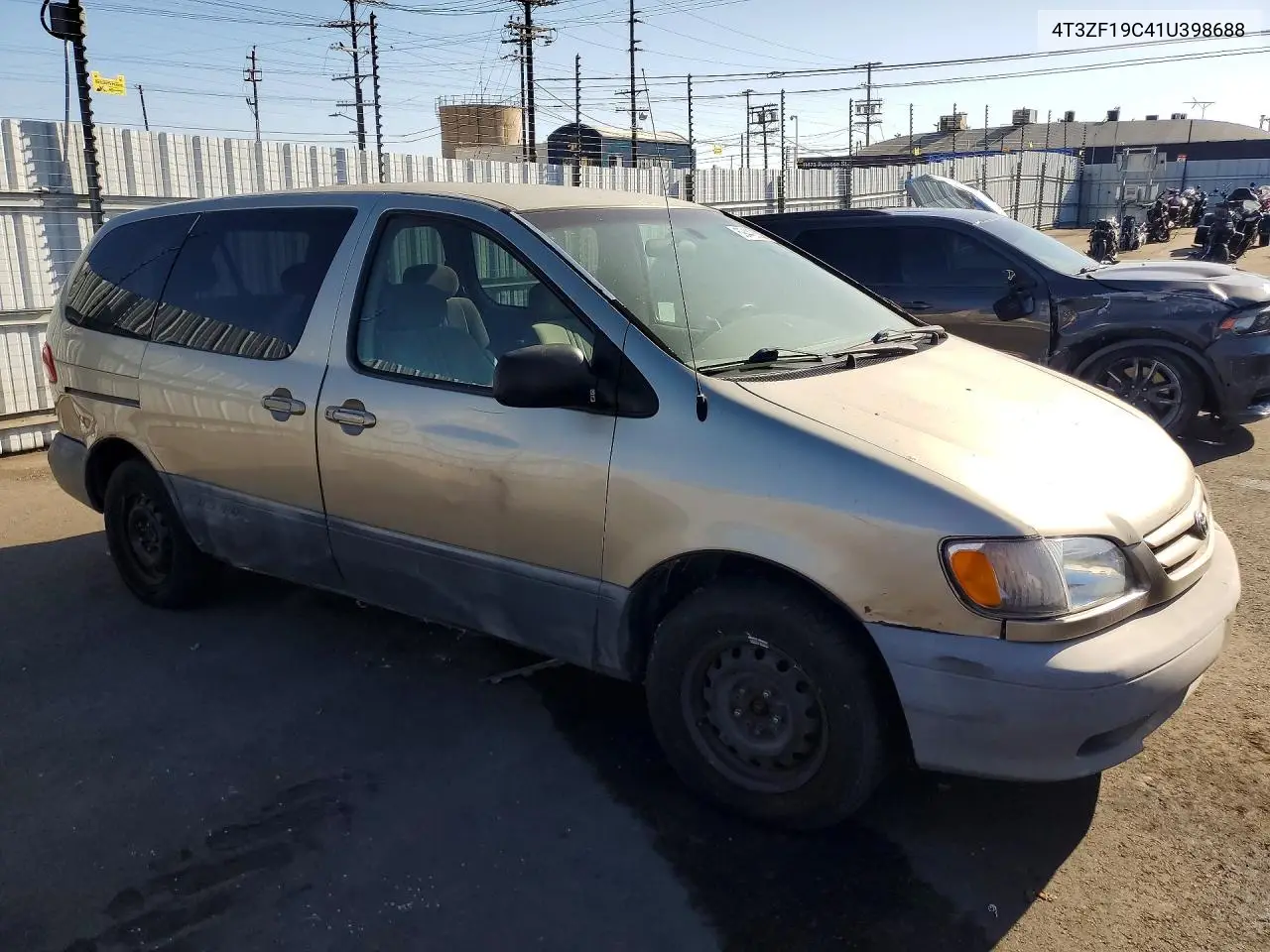 2001 TOYOTA SIENNA VIN 4T3ZF19C41U398688 — фото 4