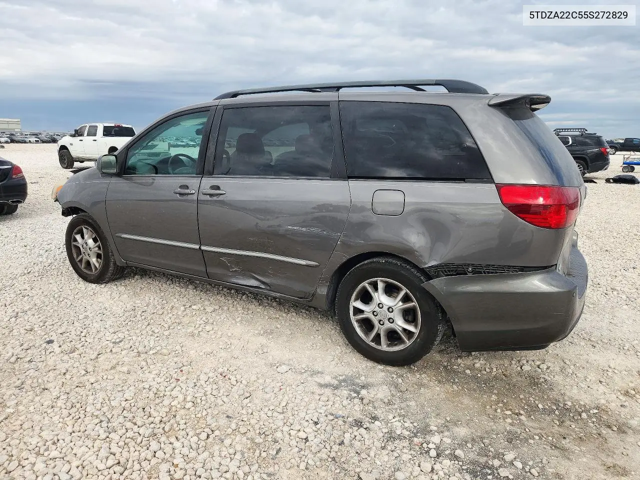 2005 TOYOTA SIENNA VIN 5TDZA22C55S272829 — фото 2