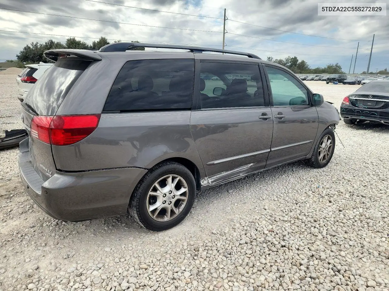 2005 TOYOTA SIENNA VIN 5TDZA22C55S272829 — фото 3