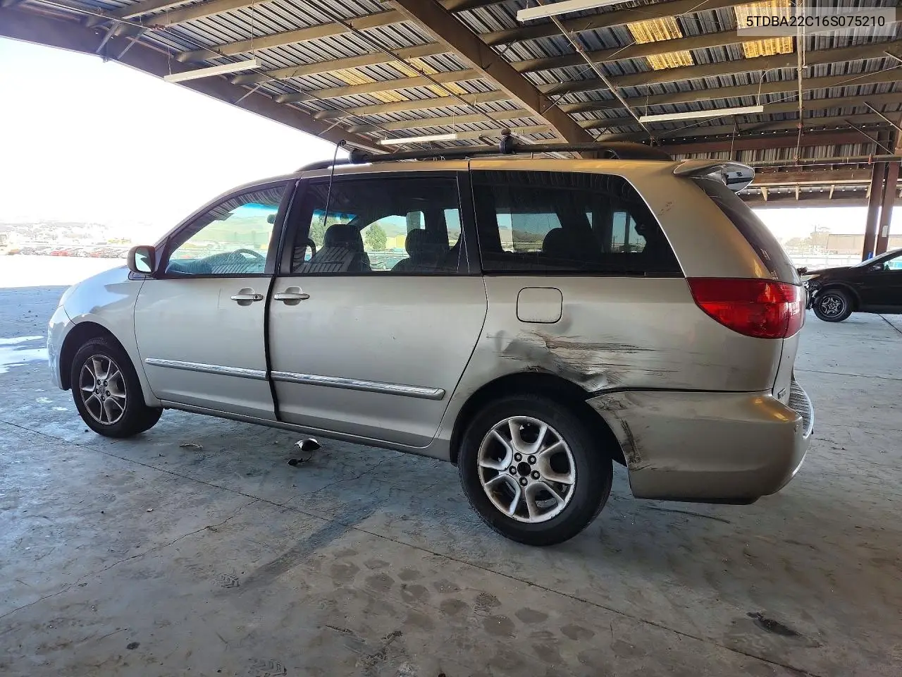 2006 TOYOTA SIENNA VIN 5TDBA22C16S075210 — фото 2