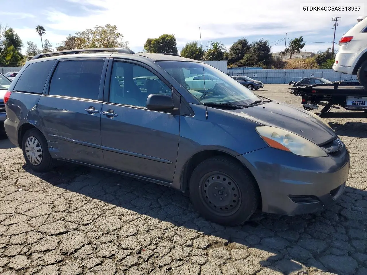 2010 TOYOTA SIENNA VIN 5TDKK4CC5AS318937 — фото 4