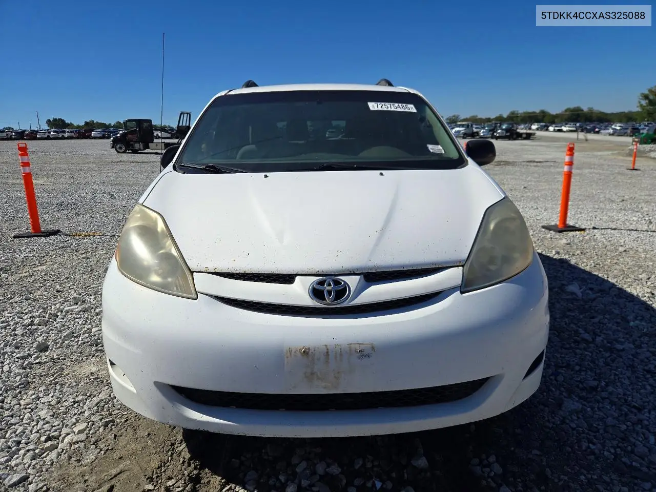2010 TOYOTA SIENNA VIN 5TDKK4CCXAS325088 — фото 5