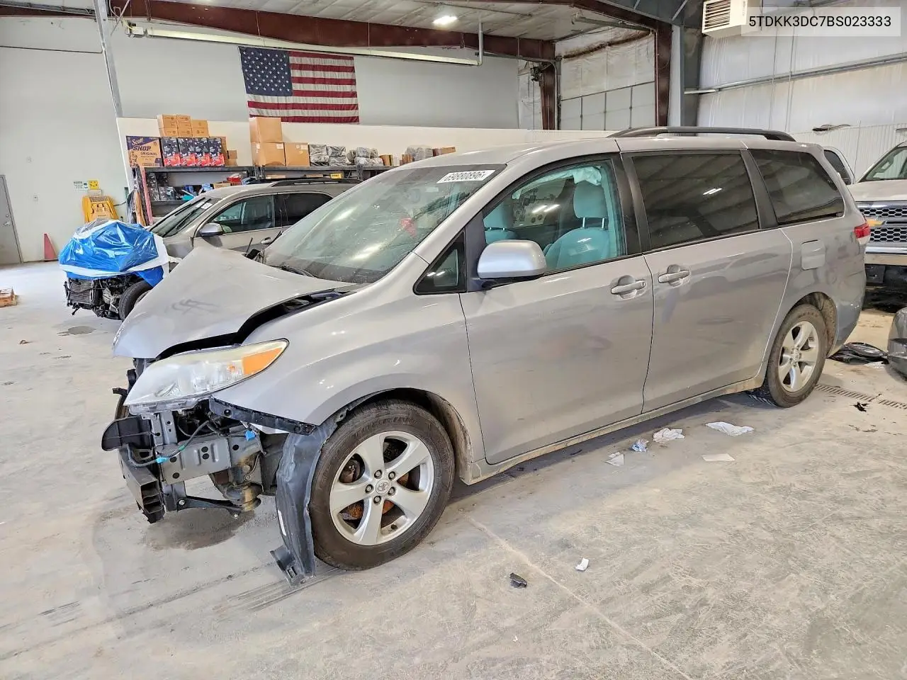 TOYOTA SIENNA 2011, VIN 5TDKK3DC7BS023333