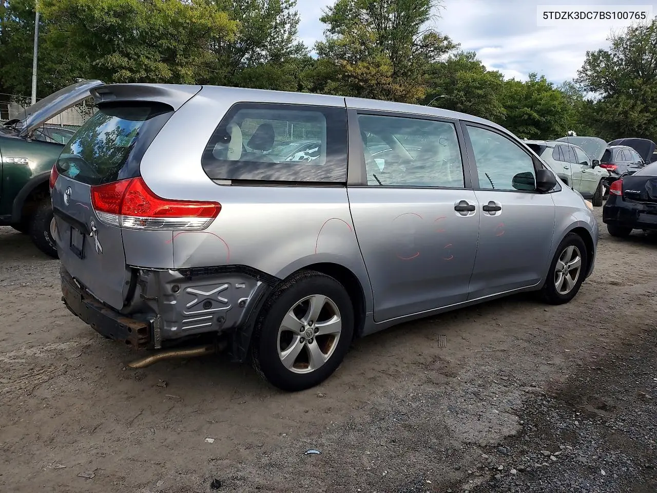 2011 TOYOTA SIENNA VIN 5TDZK3DC7BS100765 — фото 3