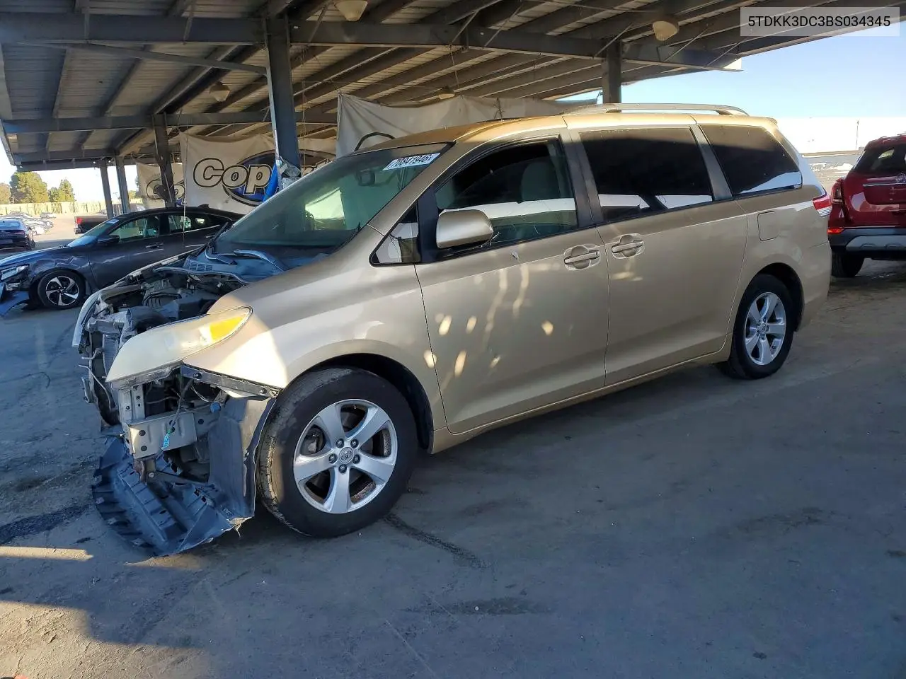 TOYOTA SIENNA 2011, VIN 5TDKK3DC3BS034345