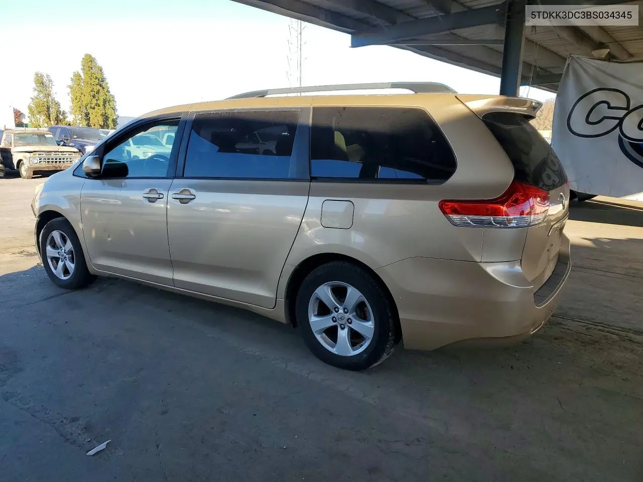 2011 TOYOTA SIENNA VIN 5TDKK3DC3BS034345 — фото 2