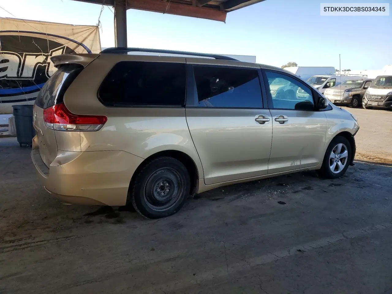 2011 TOYOTA SIENNA VIN 5TDKK3DC3BS034345 — фото 3