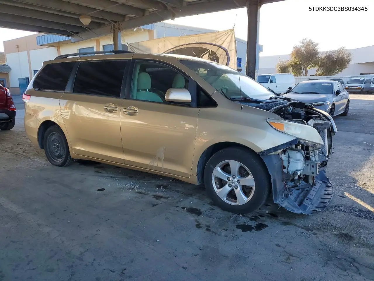 2011 TOYOTA SIENNA VIN 5TDKK3DC3BS034345 — фото 4