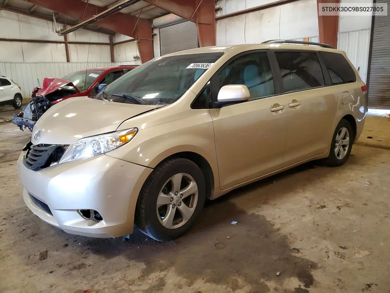 TOYOTA SIENNA 2011, VIN 5TDKK3DC9BS027805