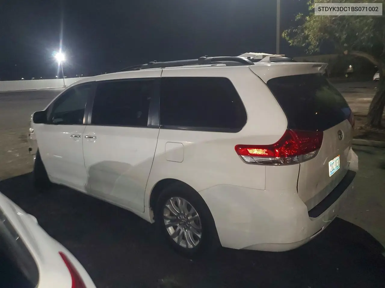 2011 TOYOTA SIENNA VIN 5TDYK3DC1BS071002 — фото 2
