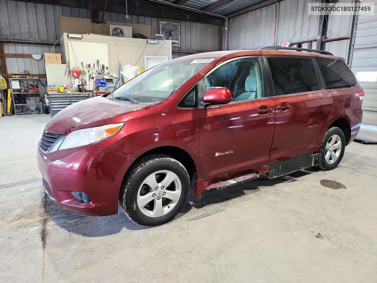 TOYOTA SIENNA 2011, VIN 5TDKK3DC1BS127459