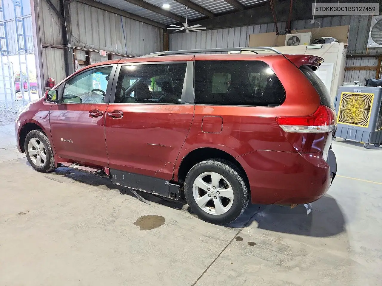 2011 TOYOTA SIENNA VIN 5TDKK3DC1BS127459 — фото 2