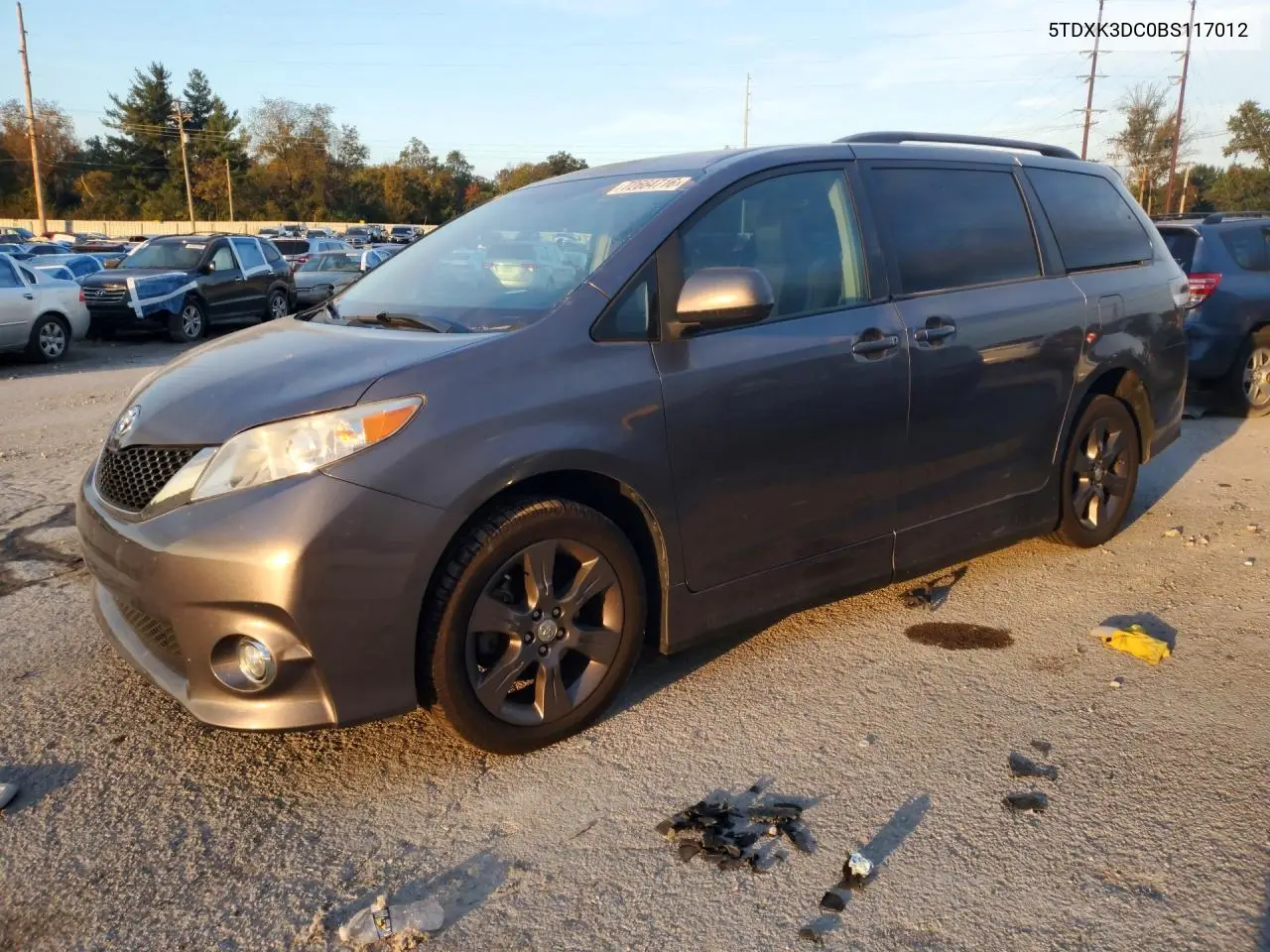TOYOTA SIENNA 2011, VIN 5TDXK3DC0BS117012