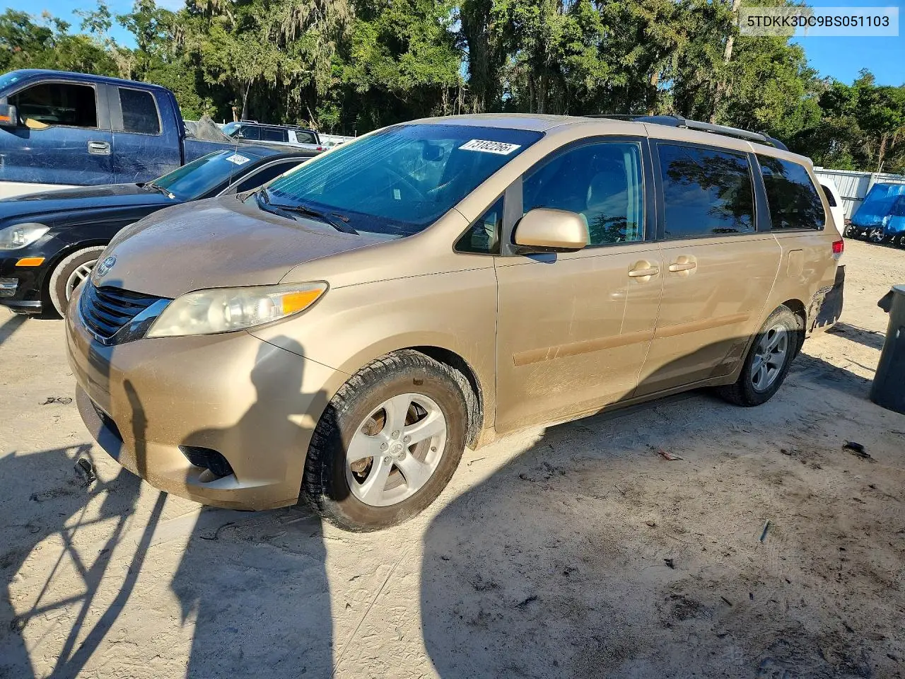 TOYOTA SIENNA 2011, VIN 5TDKK3DC9BS051103