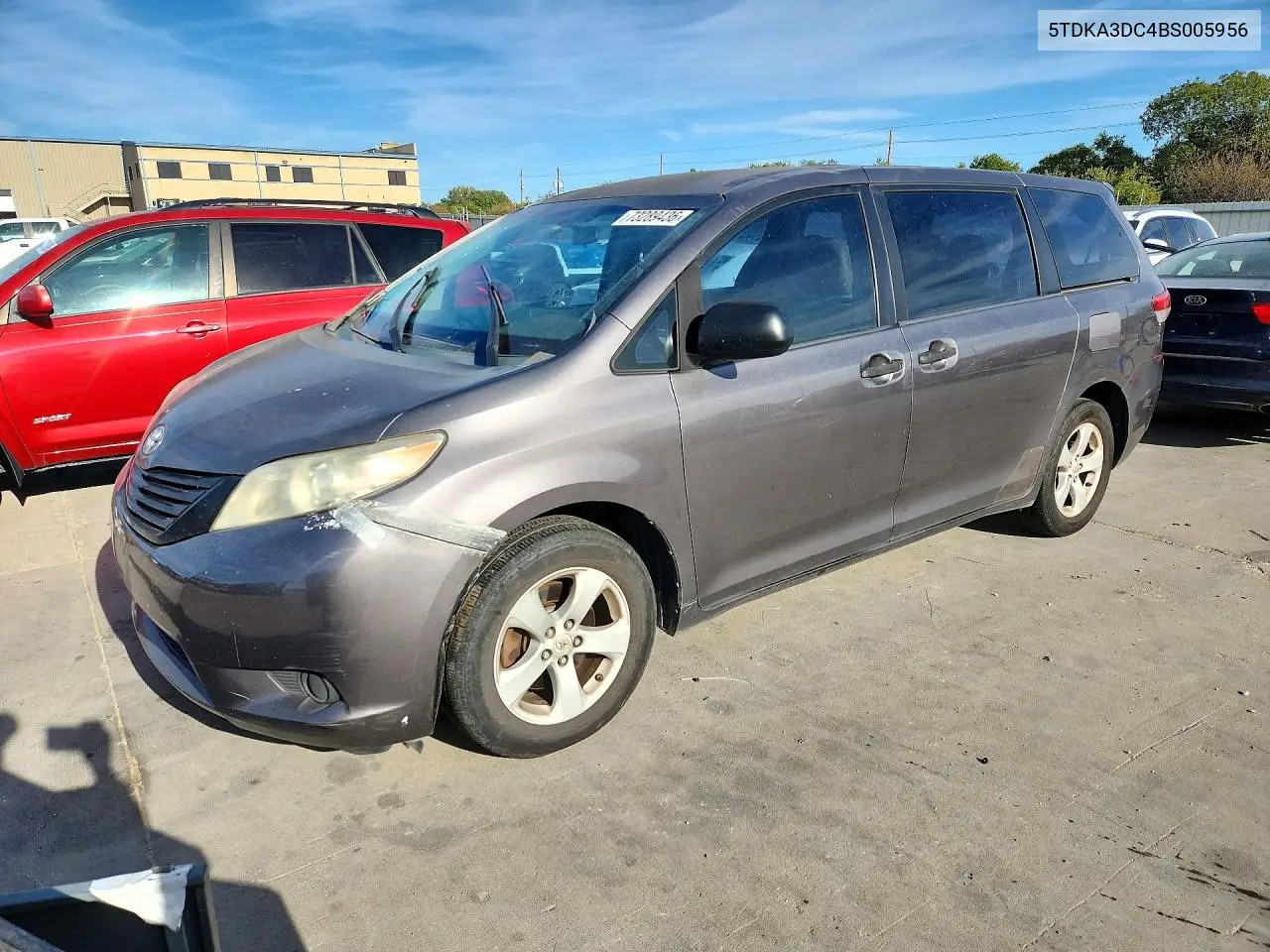 TOYOTA SIENNA 2011, VIN 5TDKA3DC4BS005956