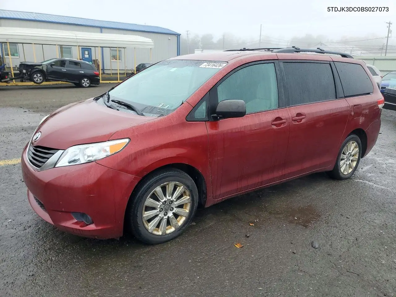 TOYOTA SIENNA 2011, VIN 5TDJK3DC0BS027073