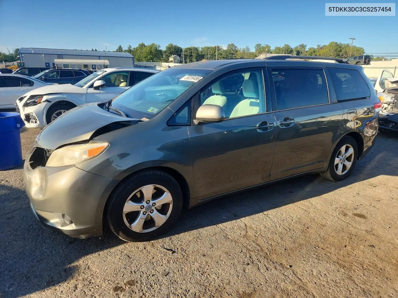 TOYOTA SIENNA 2012, VIN 5TDKK3DC3CS257454