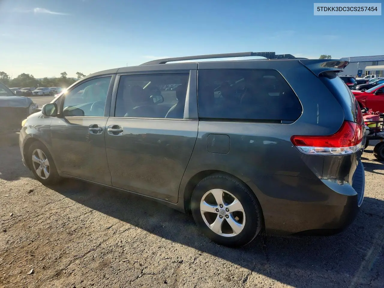 2012 TOYOTA SIENNA VIN 5TDKK3DC3CS257454 — фото 2