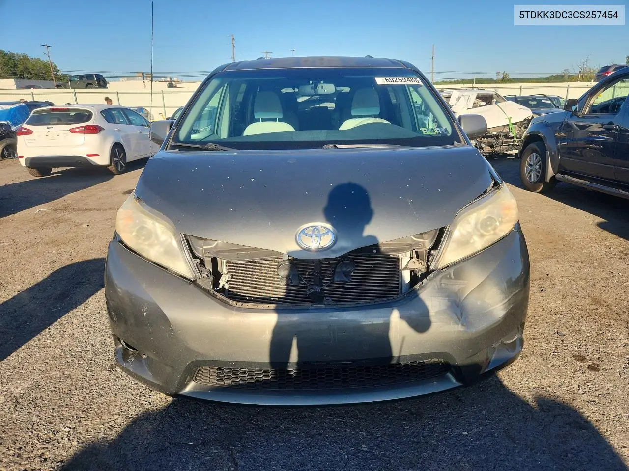 2012 TOYOTA SIENNA VIN 5TDKK3DC3CS257454 — фото 5