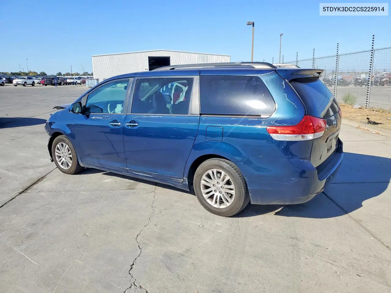 2012 TOYOTA SIENNA VIN 5TDYK3DC2CS225914 — фото 2