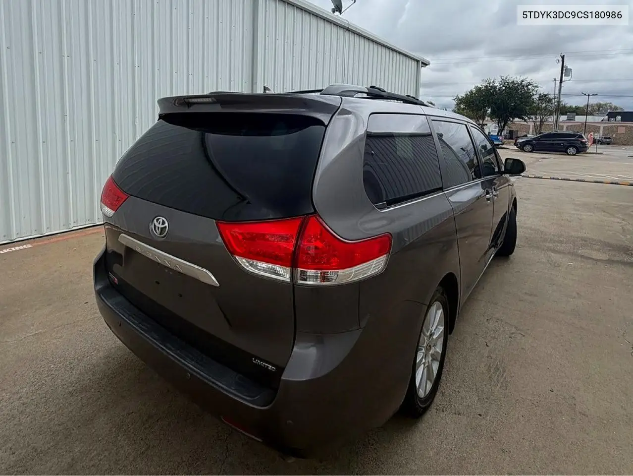 2012 TOYOTA SIENNA VIN 5TDYK3DC9CS180986 — фото 4