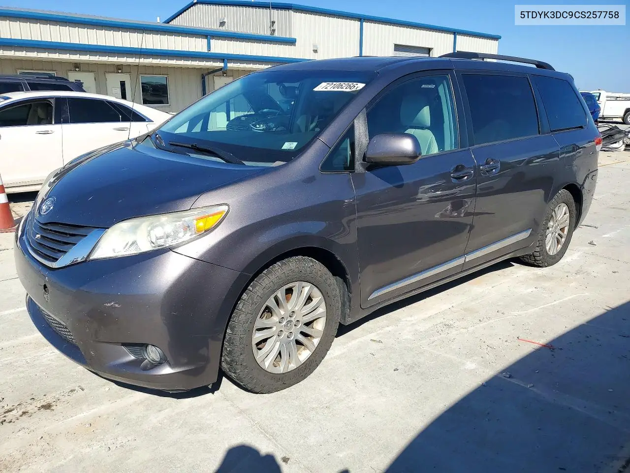 TOYOTA SIENNA 2012, VIN 5TDYK3DC9CS257758