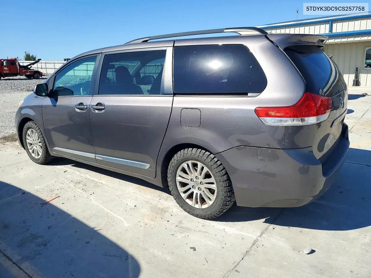 2012 TOYOTA SIENNA VIN 5TDYK3DC9CS257758 — фото 2