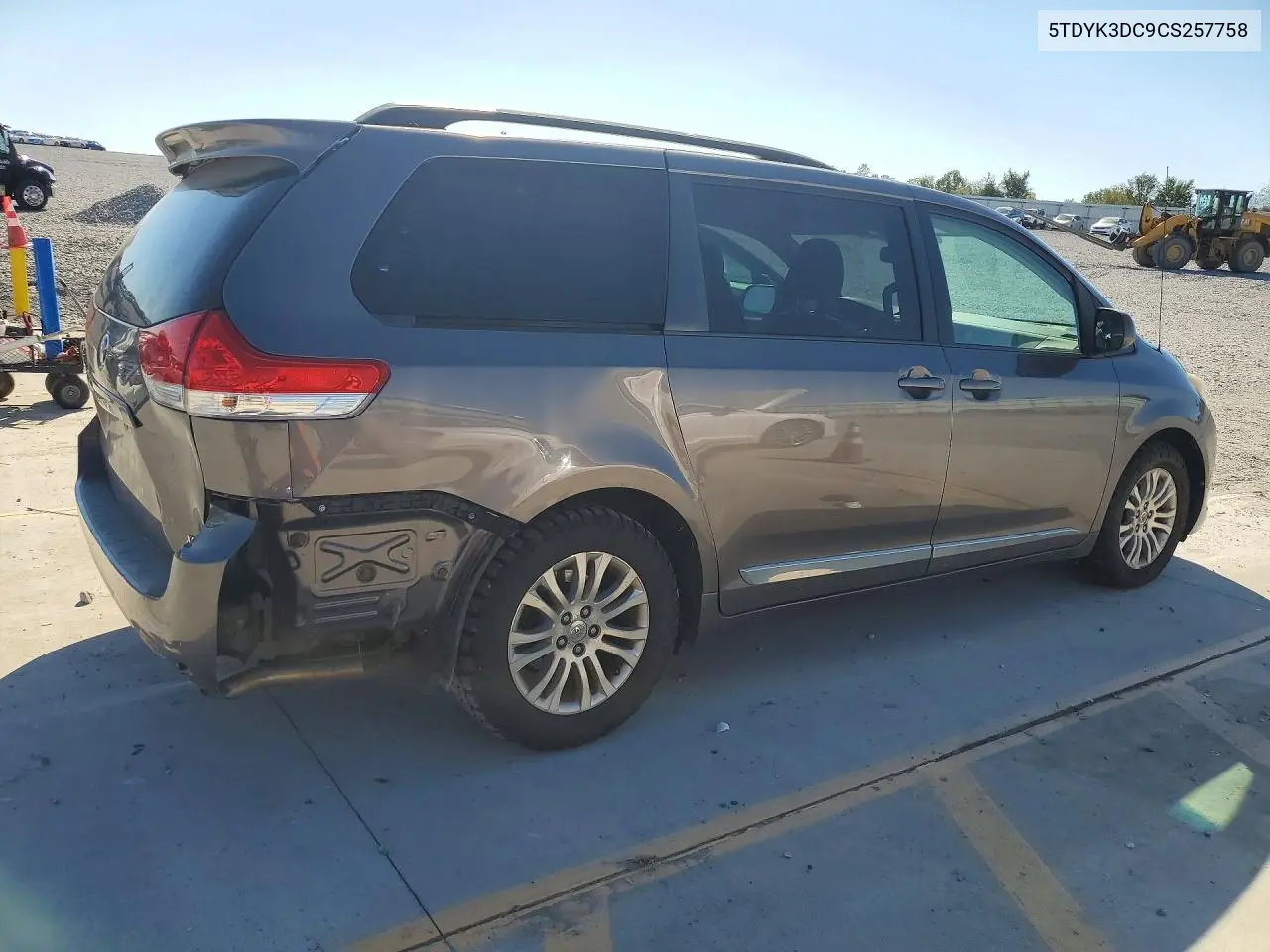 2012 TOYOTA SIENNA VIN 5TDYK3DC9CS257758 — фото 3