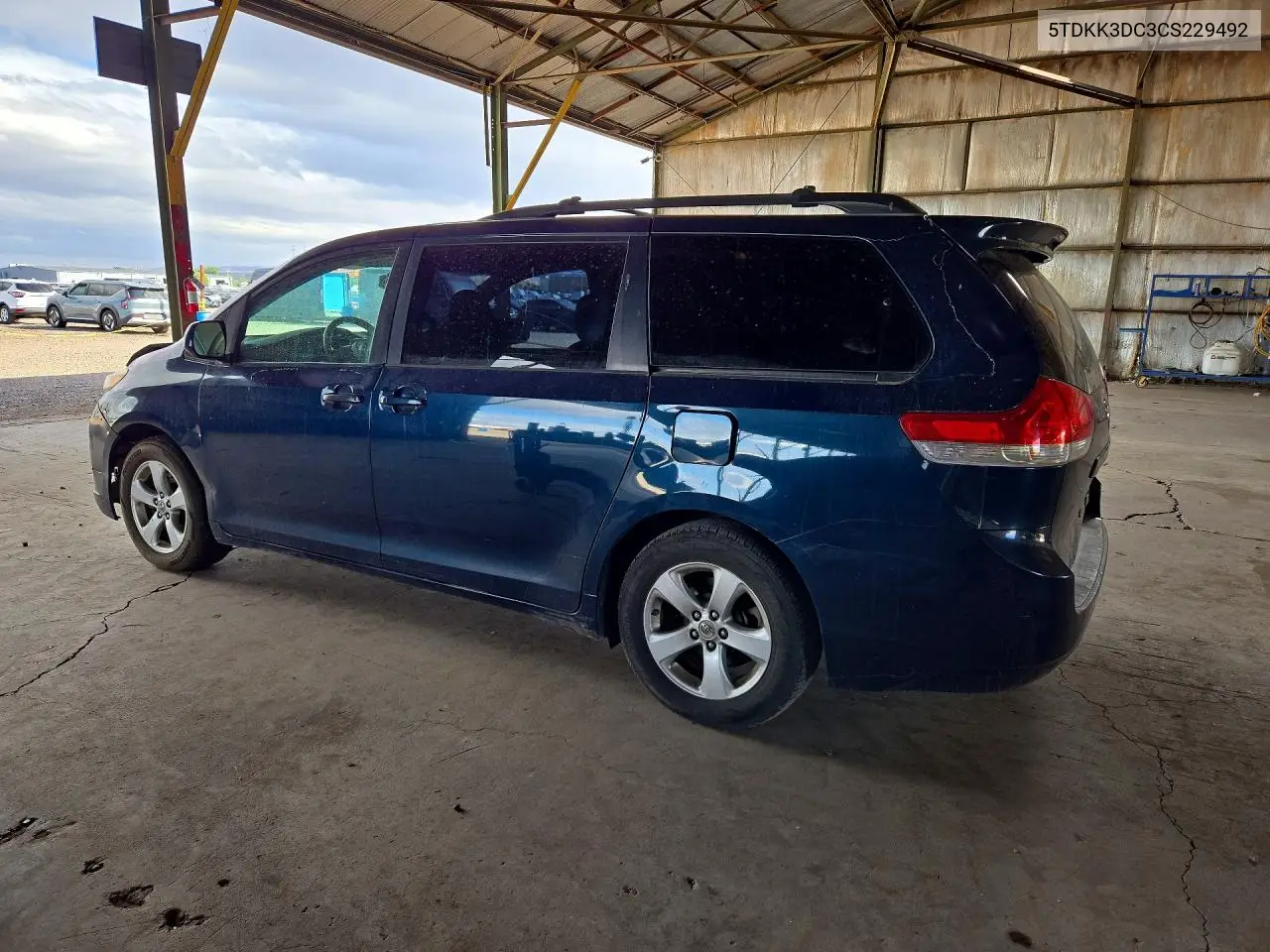 2012 TOYOTA SIENNA VIN 5TDKK3DC3CS229492 — фото 2