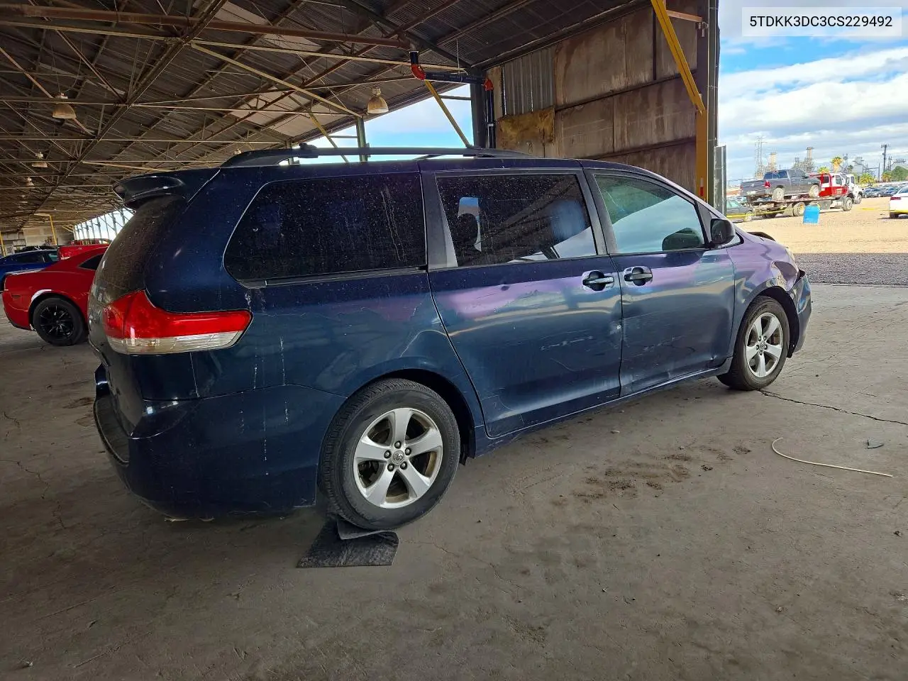 2012 TOYOTA SIENNA VIN 5TDKK3DC3CS229492 — фото 3