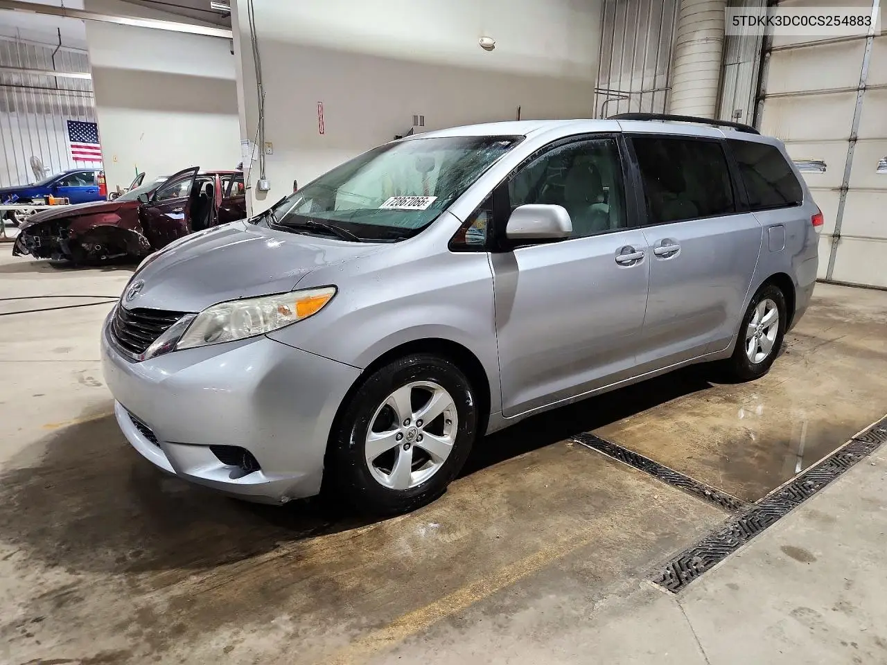 TOYOTA SIENNA 2012, VIN 5TDKK3DC0CS254883